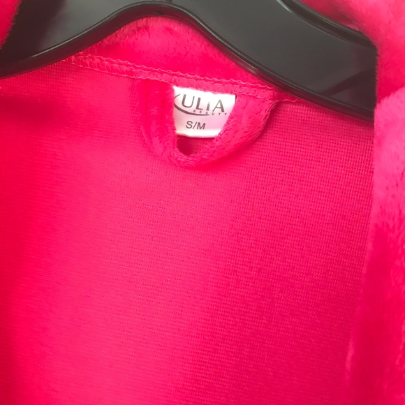 Ulta Robe - Picture 2 of 6